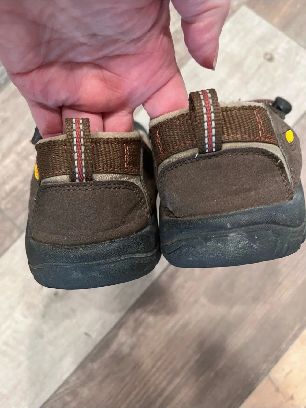 Keen Newport H2 Waterproof Hiking Sport Sandals Youth Size 6 Brown/ Women 8/ 39